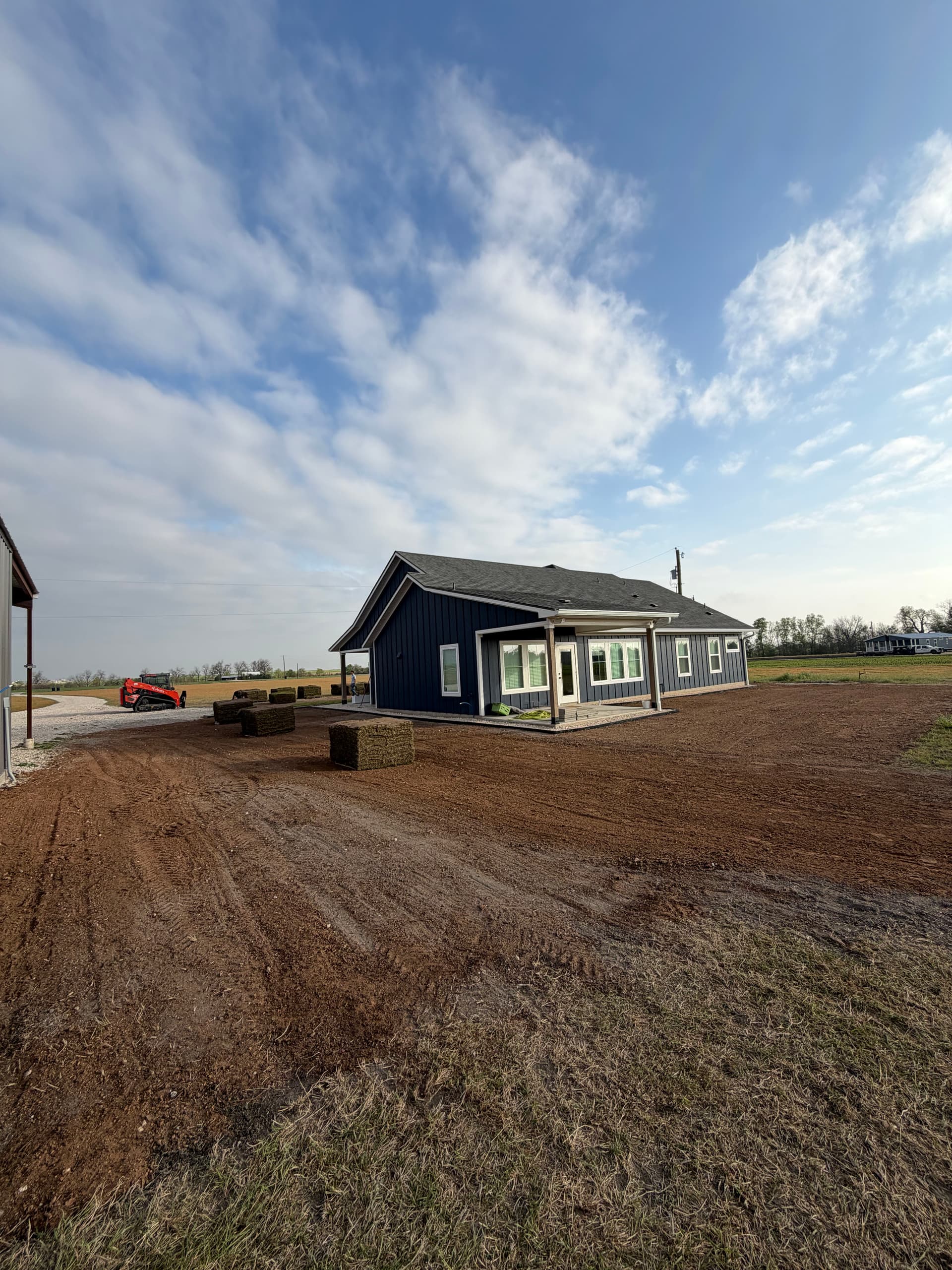 Gallery photos for From Bare Dirt to Lush Palisades Zoysia Yard Overhaul: Image #8