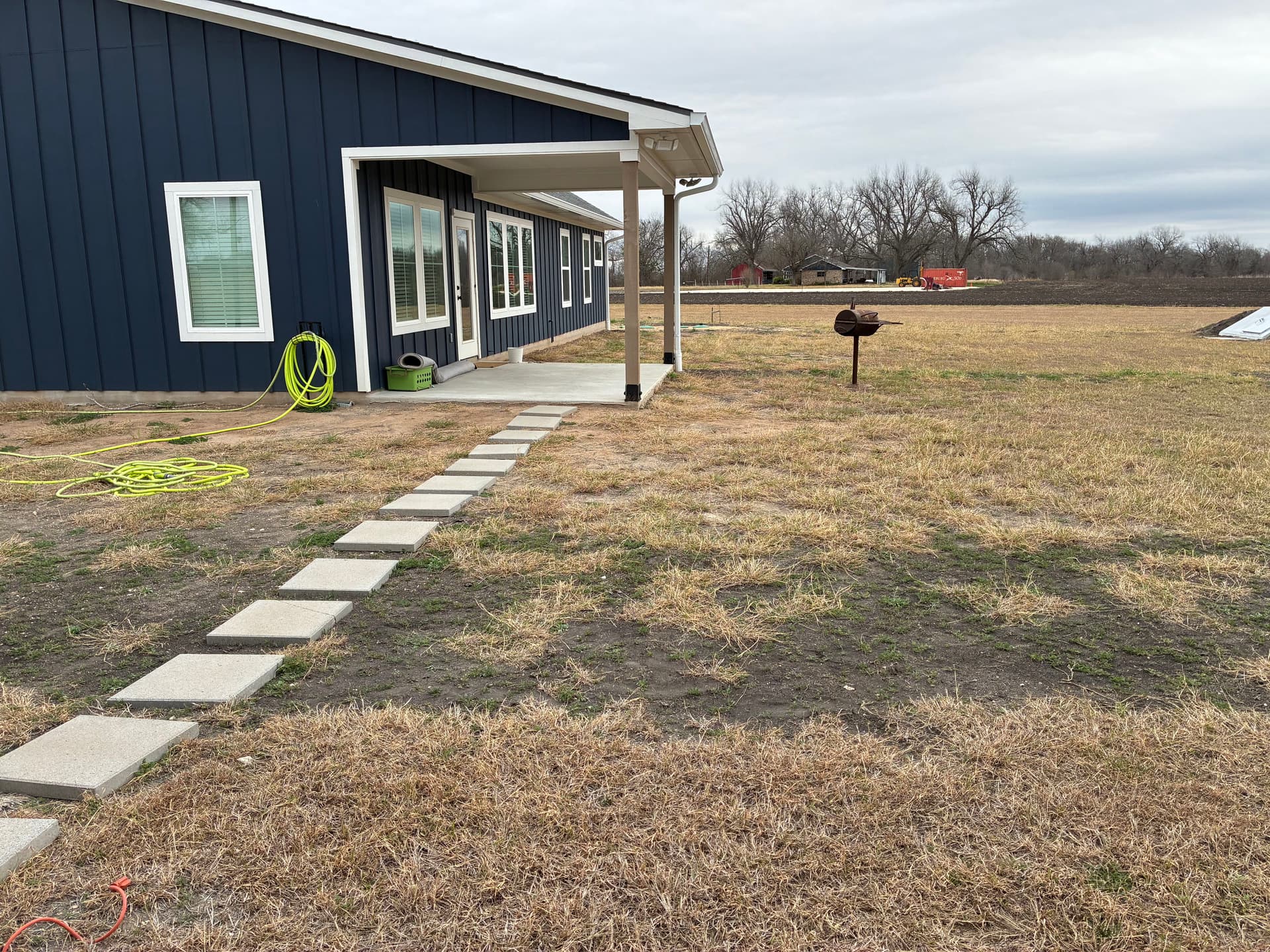 Gallery photos for From Bare Dirt to Lush Palisades Zoysia Yard Overhaul: Image #4