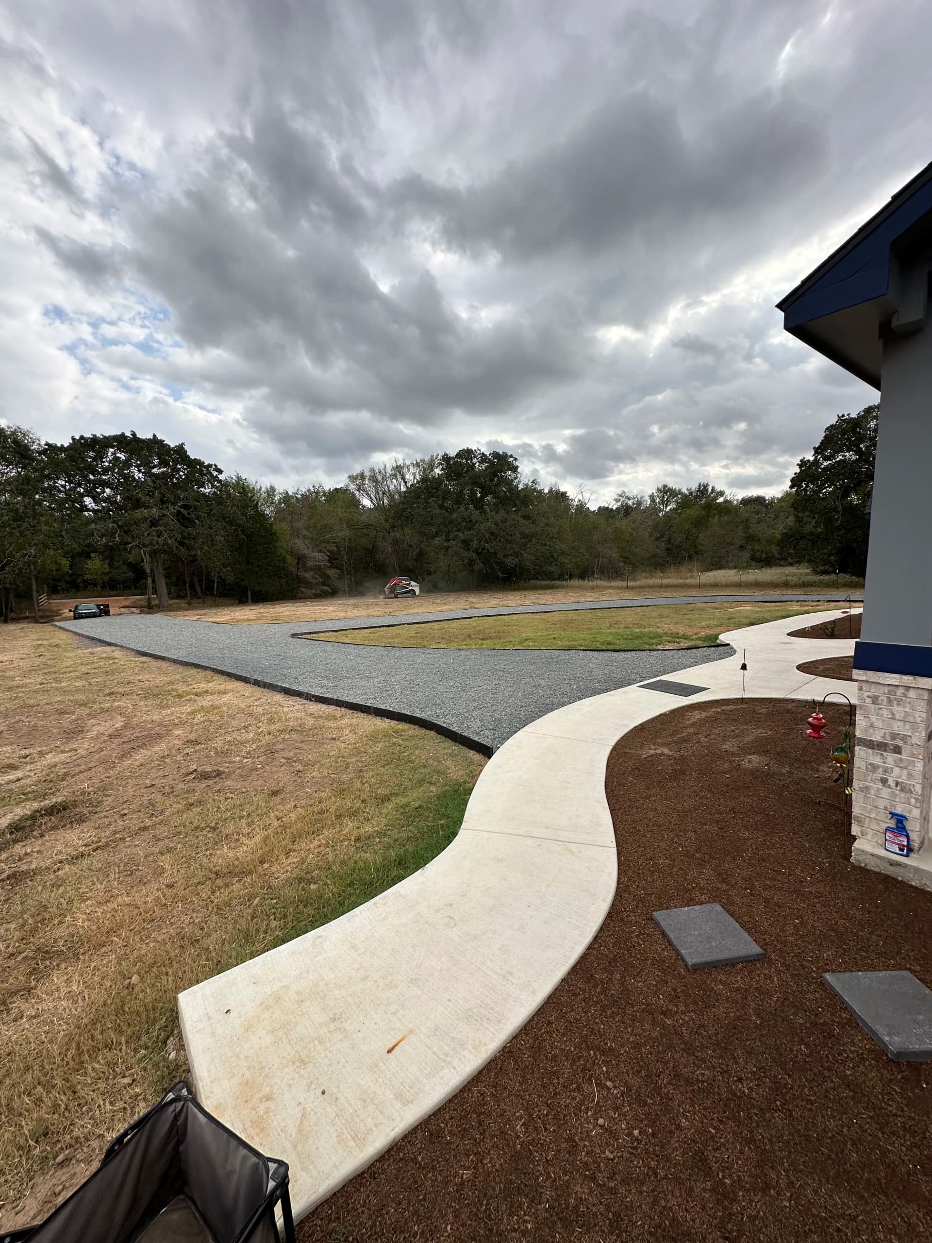 Gallery photos for Paver Walkways, Tree Trimming and Yard Cleanups Done Right: Image #3