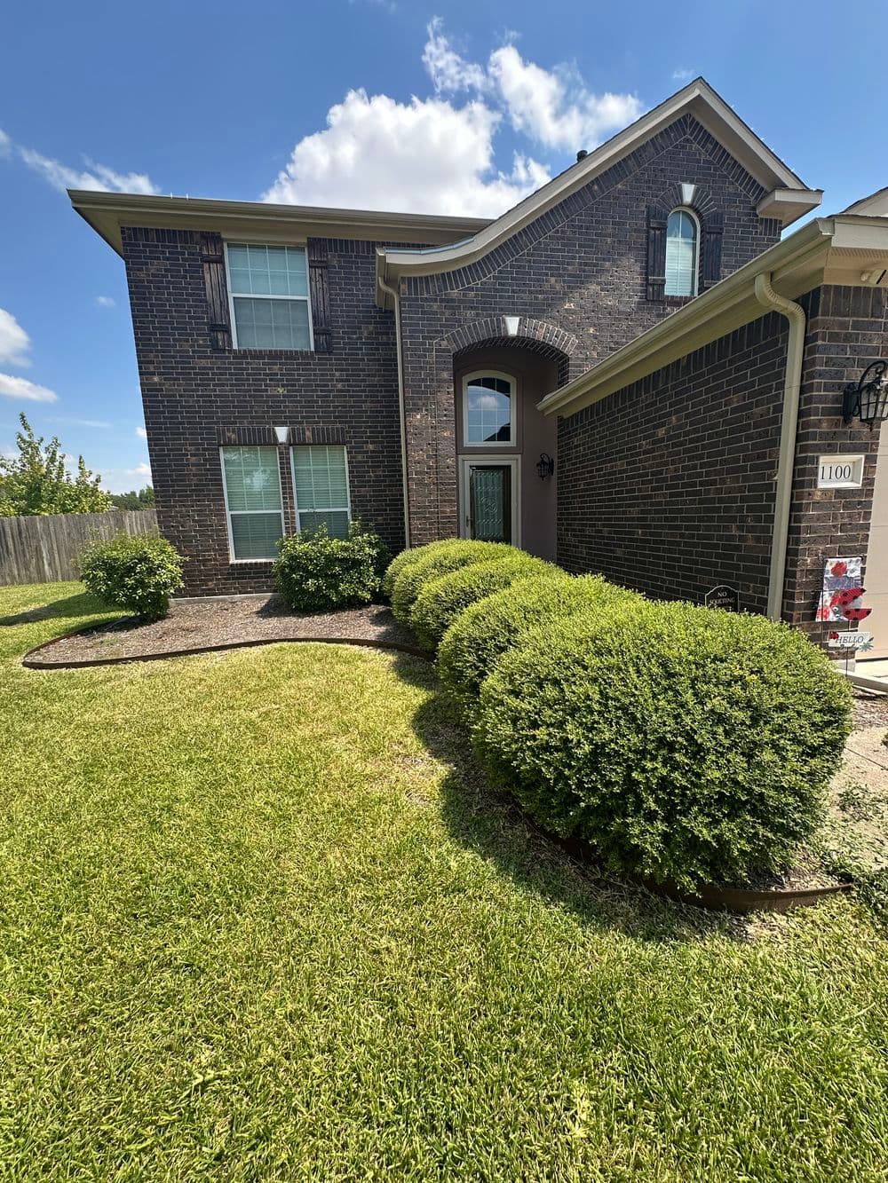 Gallery photos for Expert Bush Trimming in Hutto, TX: Image #1