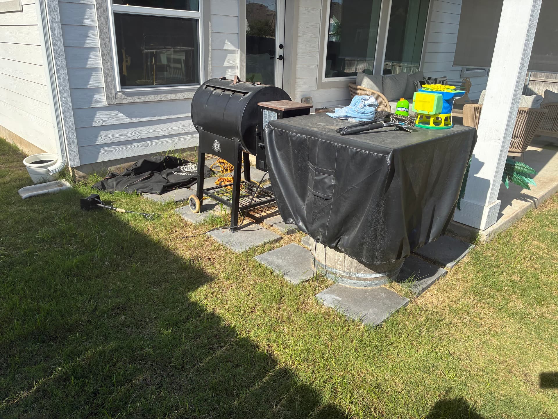 Gallery photos for Backyard Patio Refresh with Pavers and Pea Gravel Fire Pit: Image #2